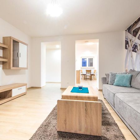 Apartman Razusa Centrum Μπάνσκα Μπίστριτσα Εξωτερικό φωτογραφία